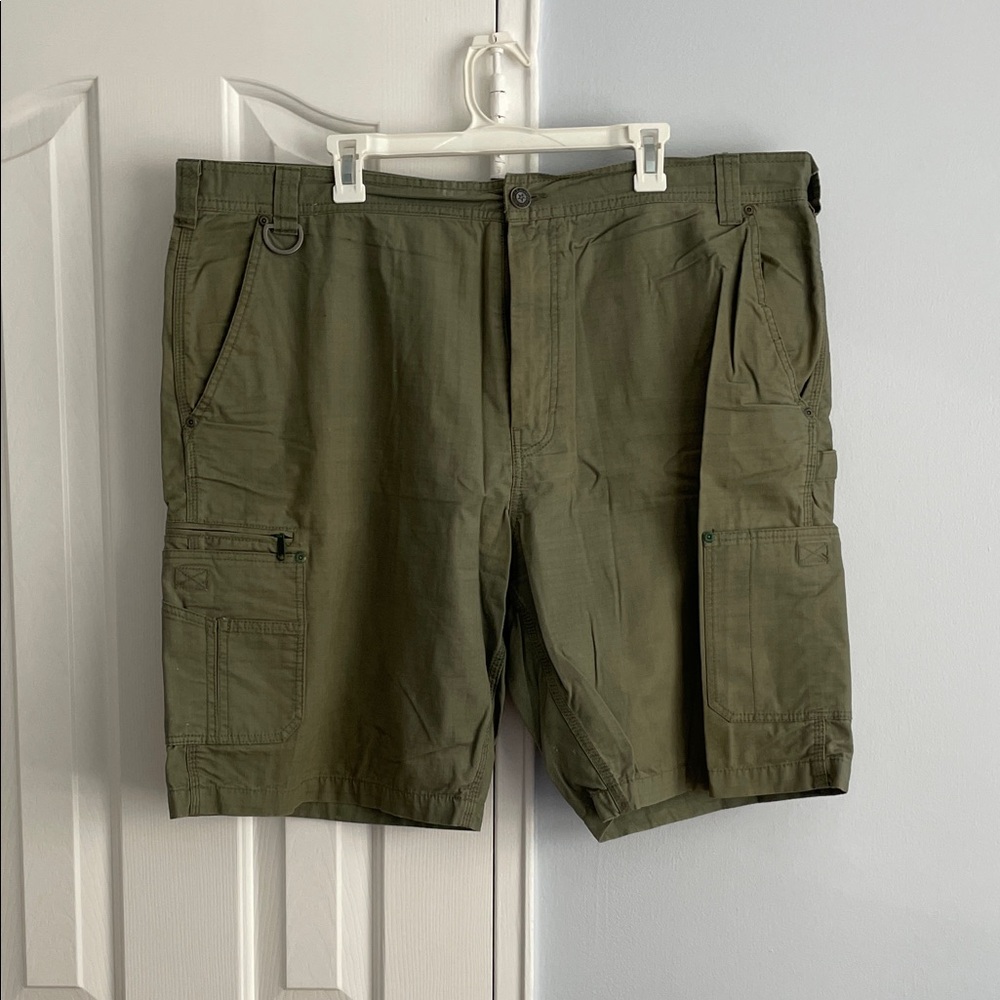 Men's Olive Cargo Shorts